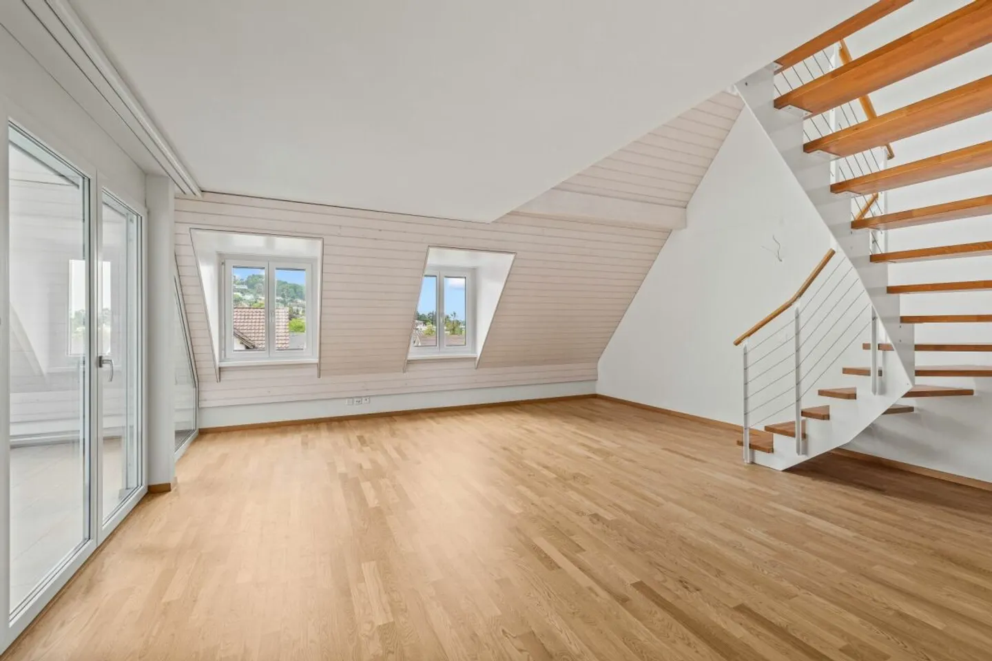 Spacious 4.5-room maisonette apartment with plenty of living comfort - Photo 1 of 12