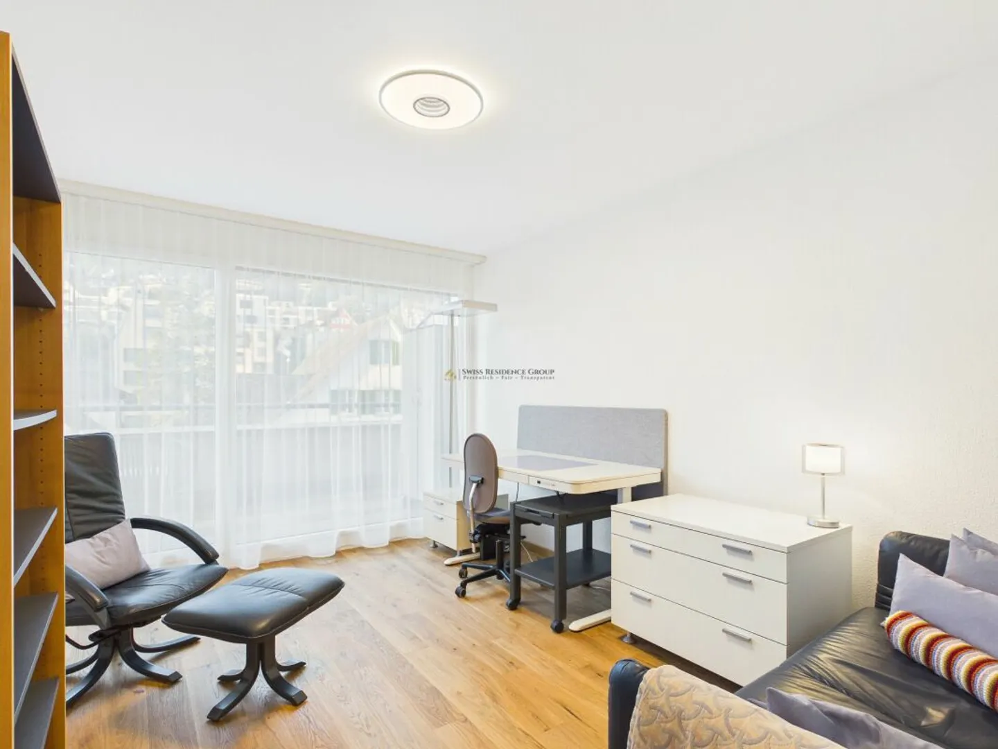 Exclusive Penthouse Apartment with Lake View in Prime Location - Photo 9 of 13