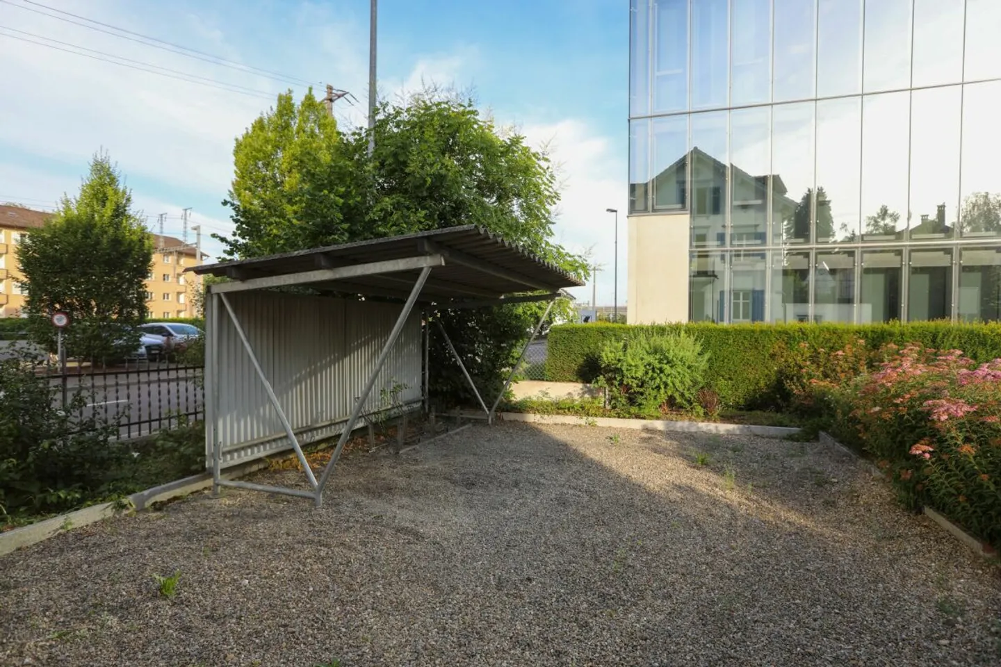 Commercial building in a central location for rent - Photo 12 of 13