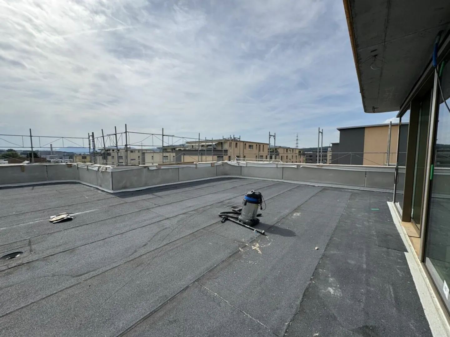 Bald bezugsbereit -exklusive 3.5-Zimmer Attika-Wohnung mit 158m2 Terrasse - Photo 11 sur 13