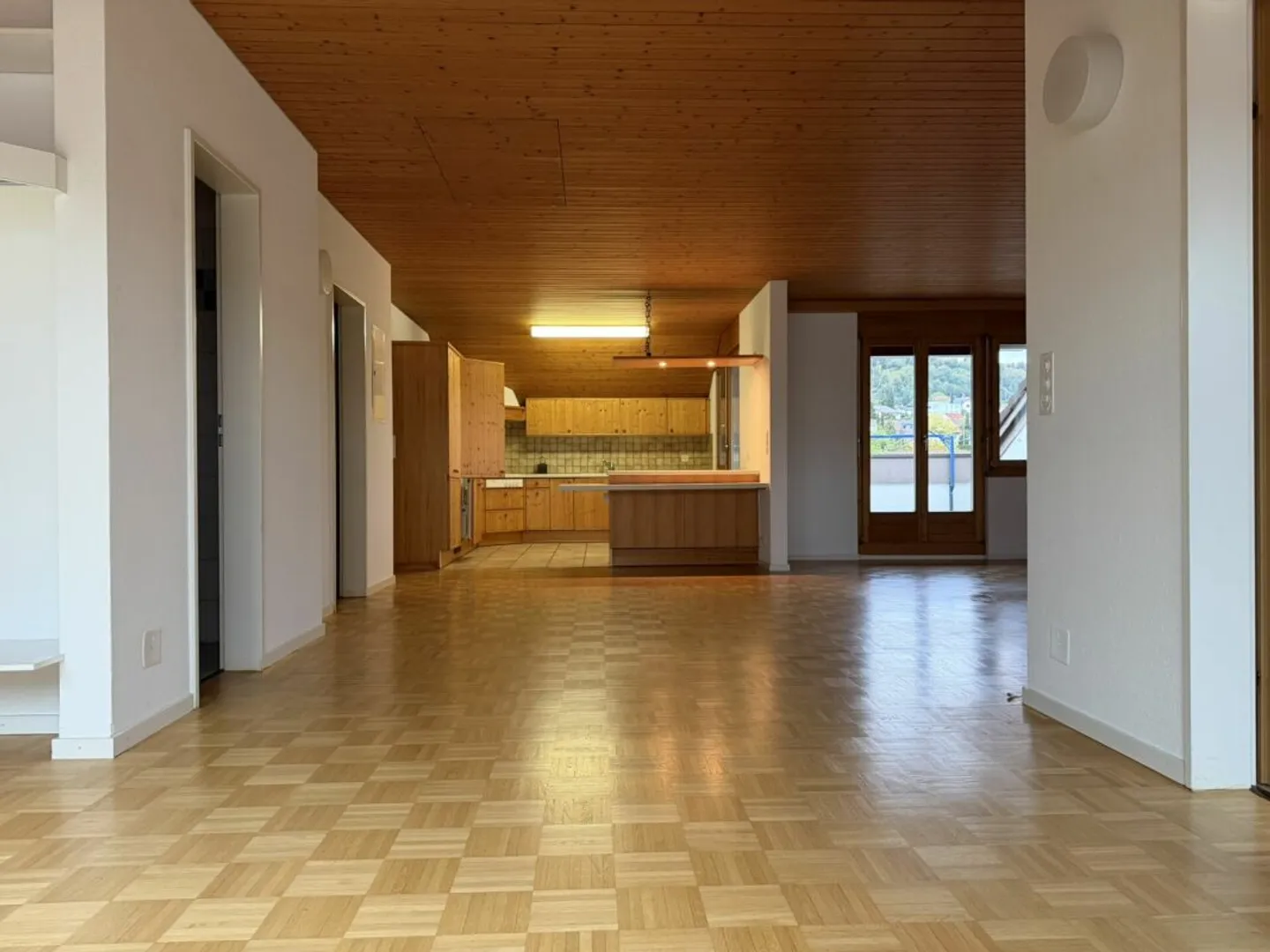 Charming 3.5-room attic apartment with fireplace in Menziken AG - Photo 4 of 13