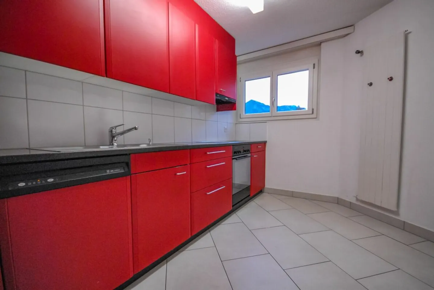 Grosszügige 4.5-Zimmer-Wohnung mit Balkon - Foto 3 von 12