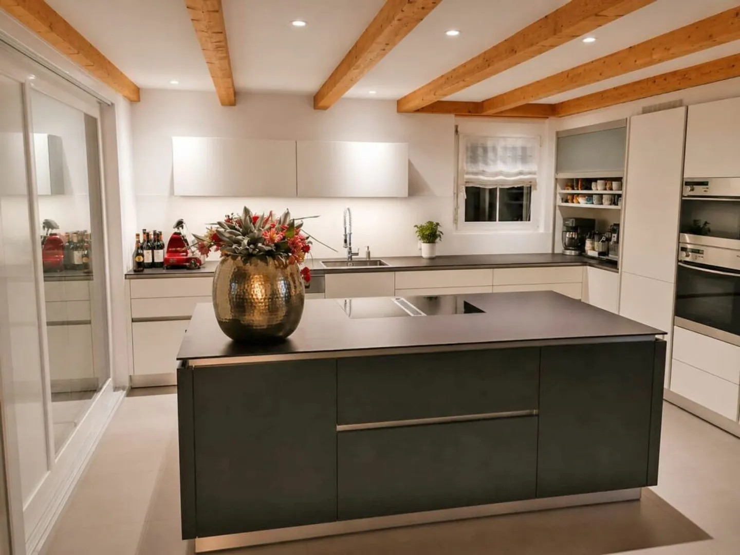Maison moderne pour deux générations dans un endroit attrayant et adapté aux enfants - Photo 2 sur 13