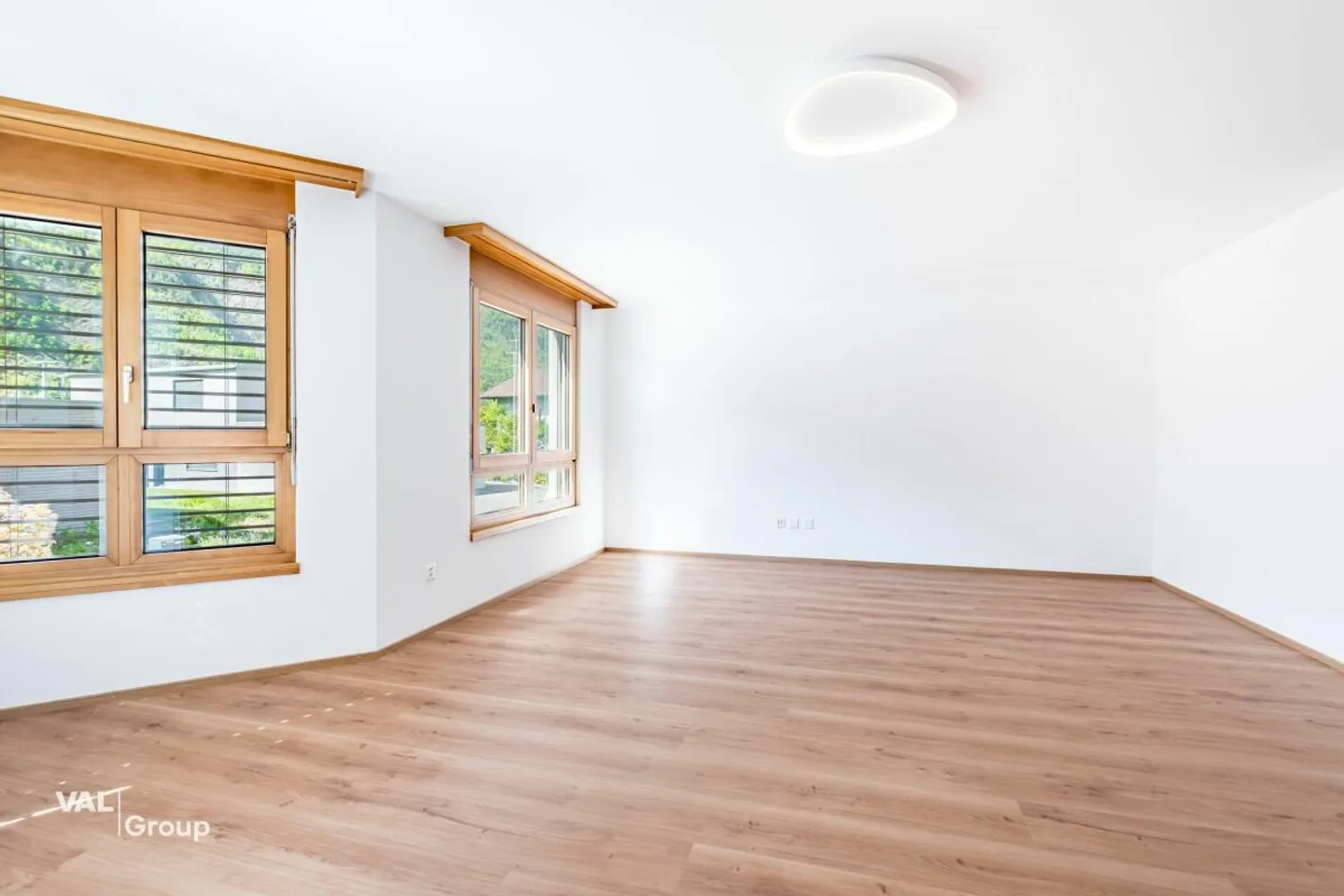 Stylishly renovated 4.5-room apartment in a quiet location in Raron - Photo 5 of 13