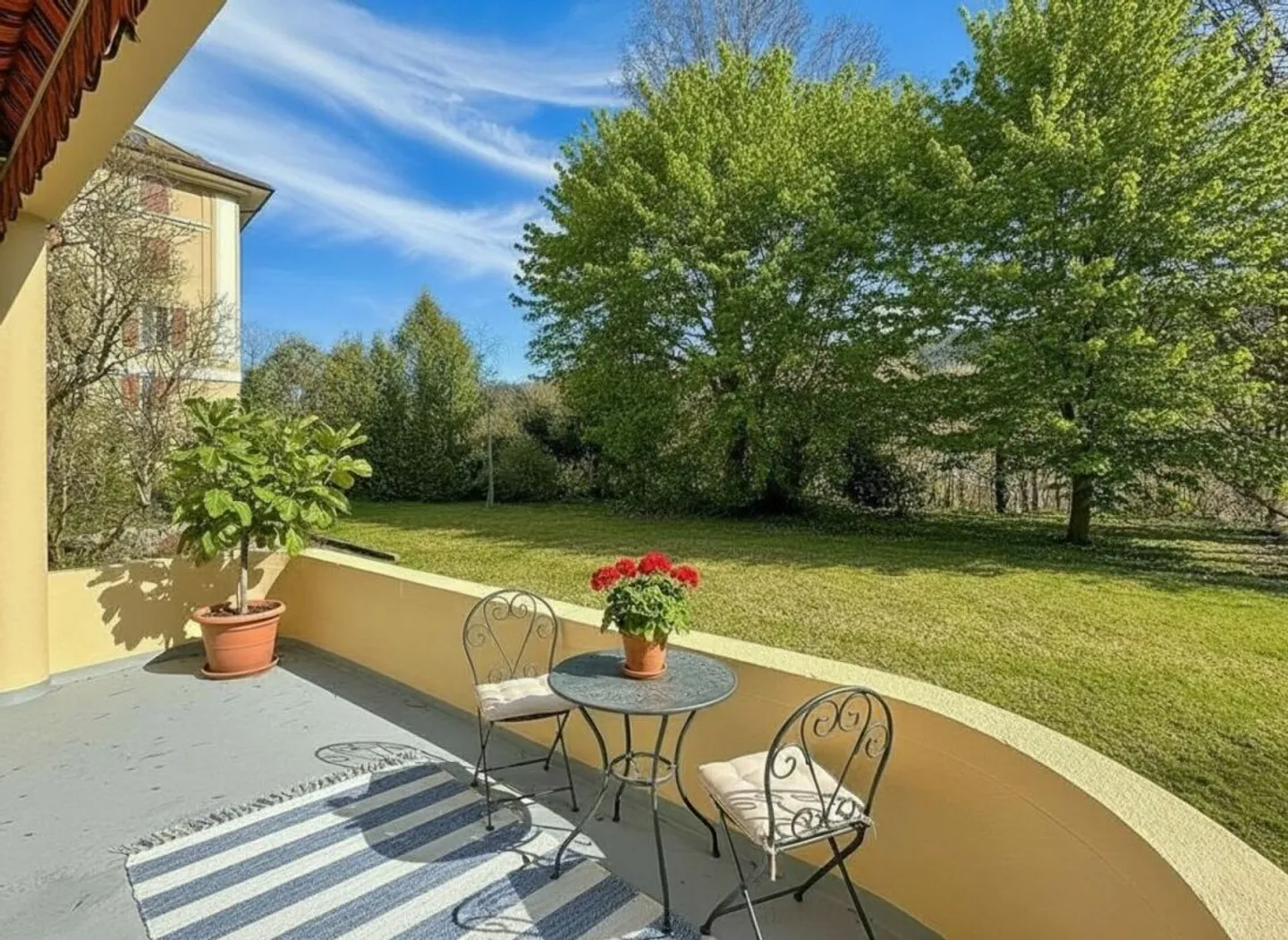 Una bella villa Art Deco su un grande giardino - Foto 10 di 13