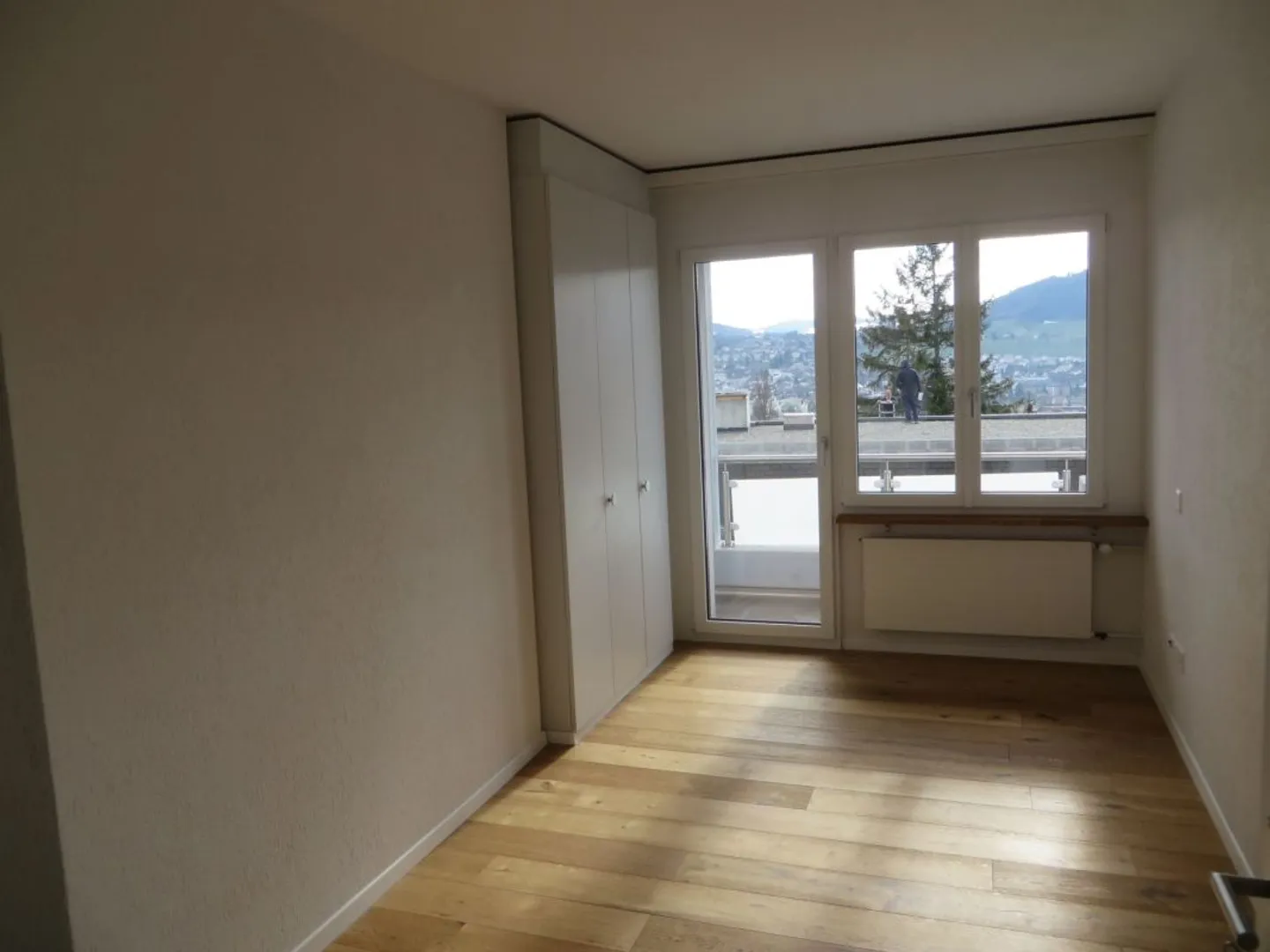 Appartement moderne de 6,5 pièces avec terrasse et vue magnifique - Photo 6 sur 13