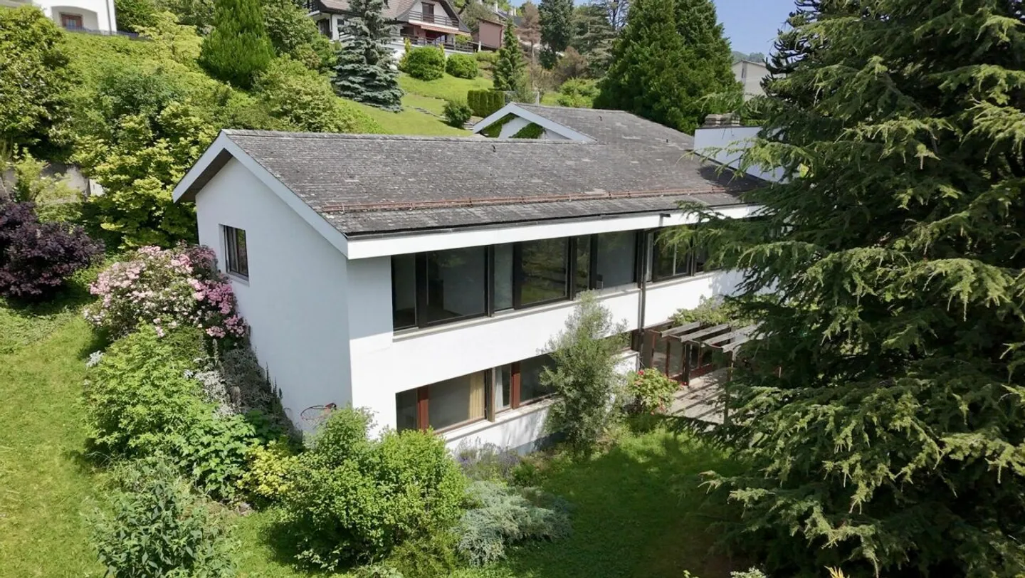 Individual villa to renovate with lake view - Photo 3 of 13