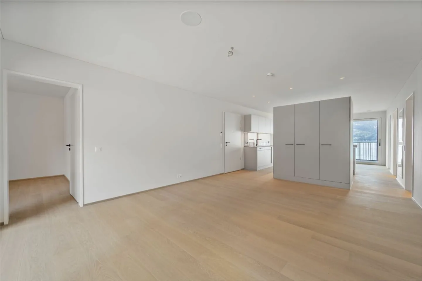 LAKESIDE HORIZON - Photo 8 of 13