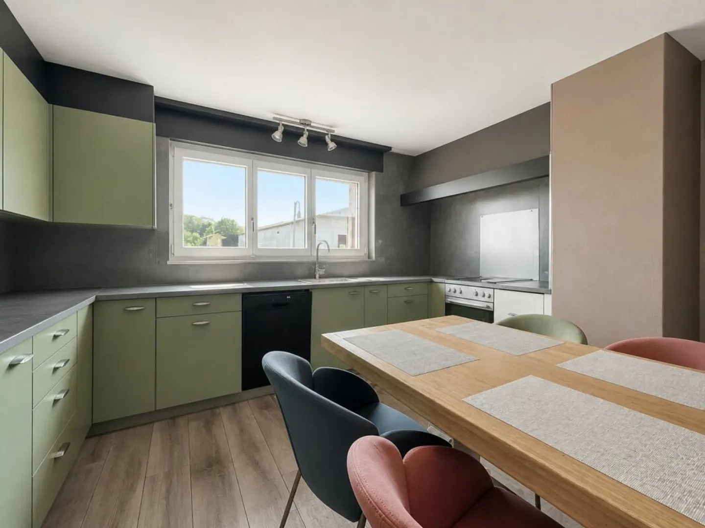 LIVE ON ONE FLOOR! INDIVIDUAL VILLA WITH GROUND FLOOR AND ATTIC + AN INDEPENDENT STUDIO - Photo 9 of 13