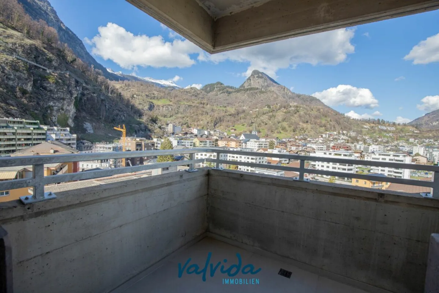 Appartement moderne avec vue sur les montagnes - Photo 2 sur 12