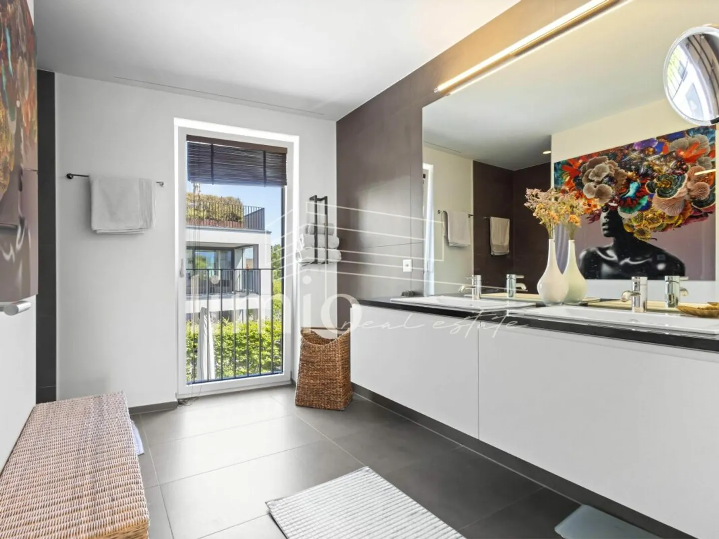 Unique Attic Maisonette on the Gold Coast with Panoramic Lake View - Photo 13 of 13