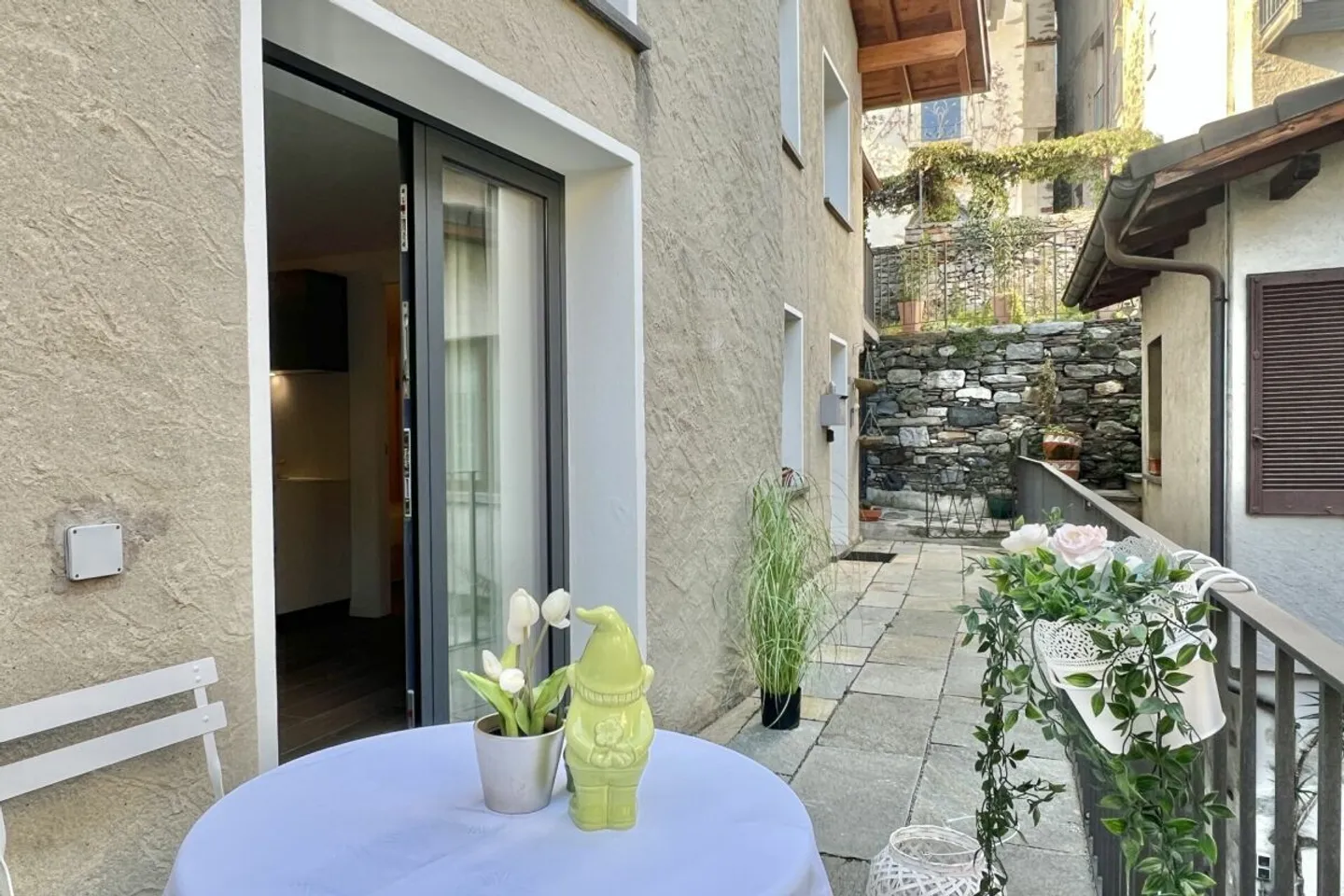 Appartamento vacanze affascinante nel cuore di Ronco s. Ascona con balcone - Foto 5 di 13