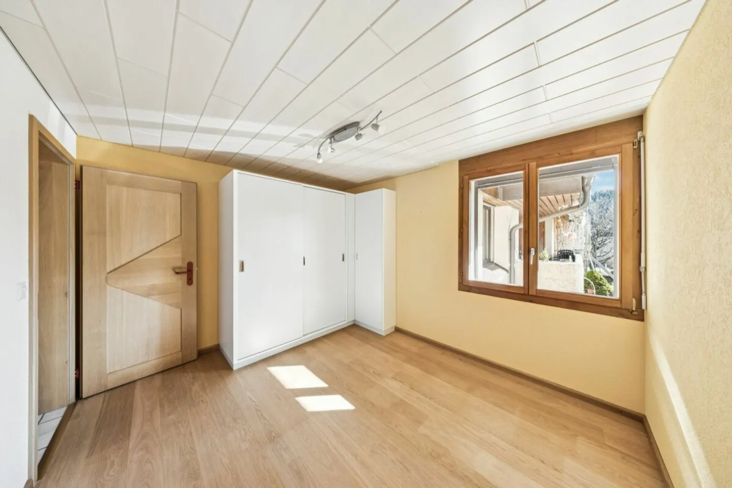 Charming 4.5 Room Apartment - Photo 6 of 9