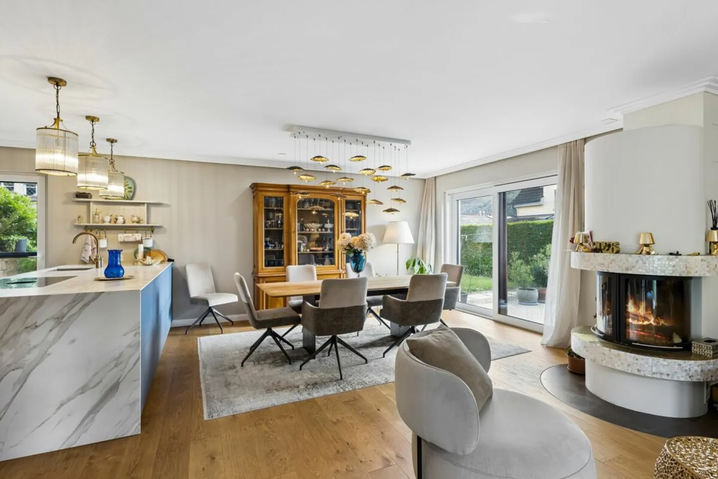 Exclusive New Villa with Designer Kitchen - 35 Min. from Zurich - Photo 1 of 13