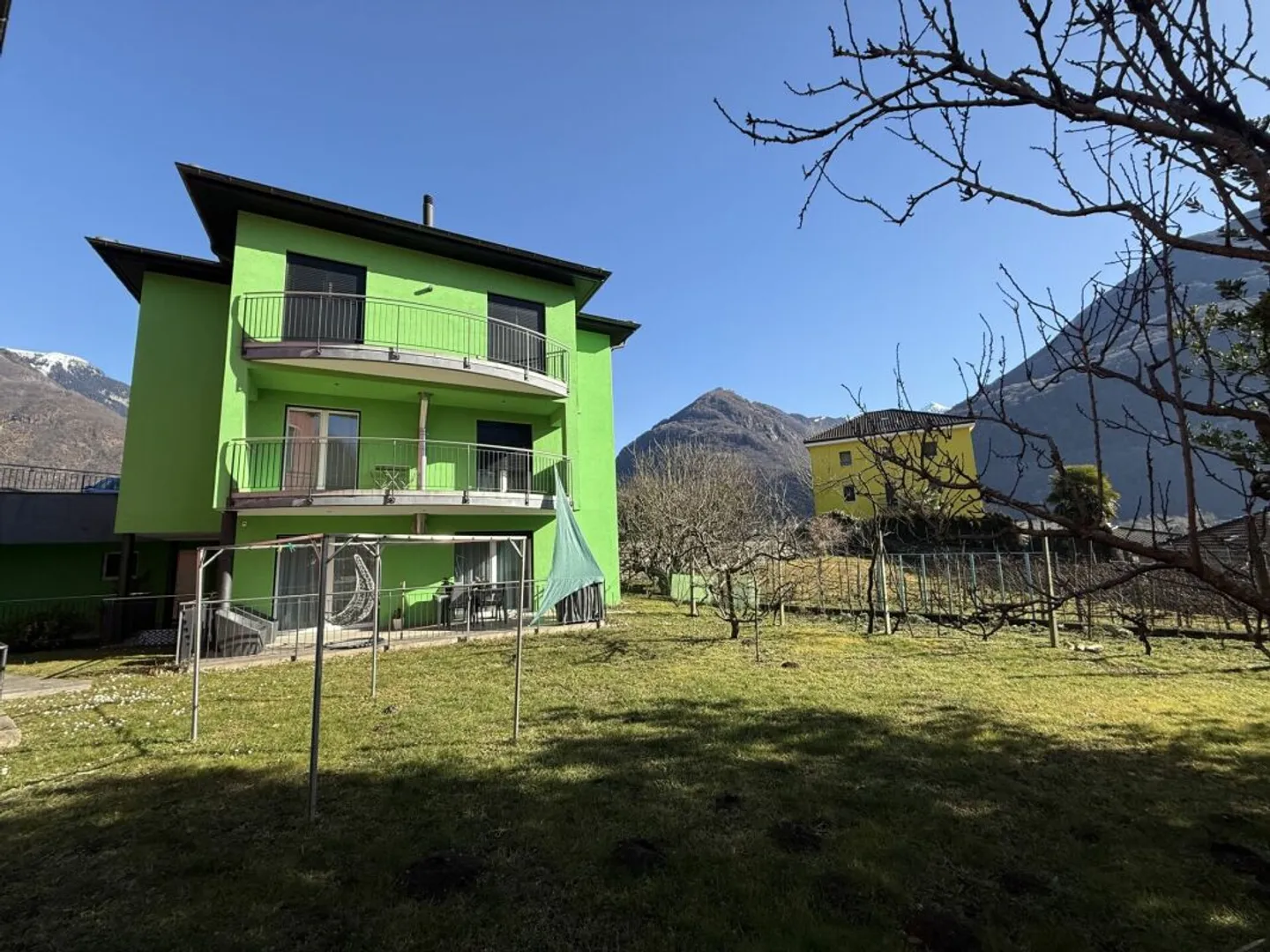 Moderne Doppelhaushälfte in Gorduno - Foto 1 von 9