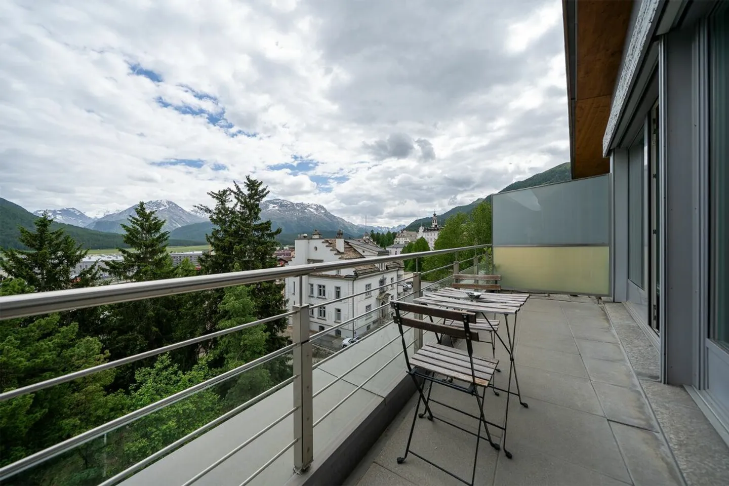 Magnificent top floor maisonette for seasonal rent - Photo 2 of 13