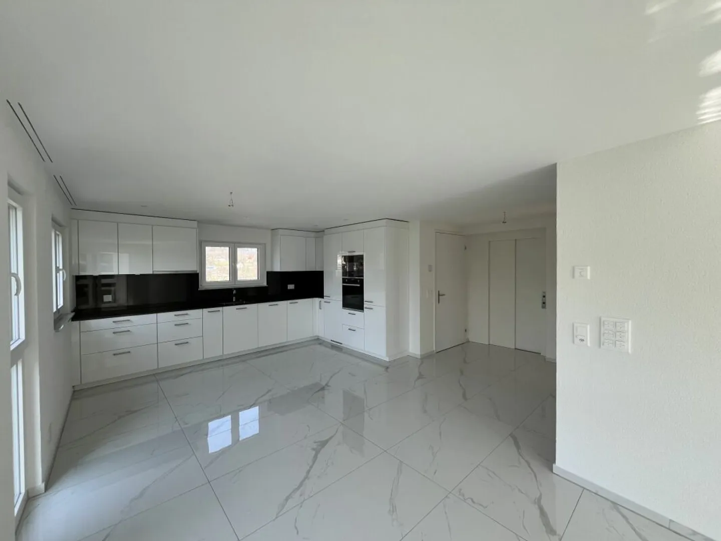 4.5-room apartment in the border town of Laufenburg (optional with 2-room apartment in the basement) - Photo 5 of 12