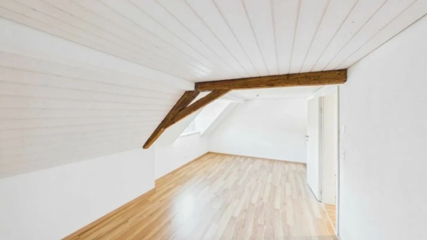 Many possibilities with 7.5 rooms - Photo 7 of 10