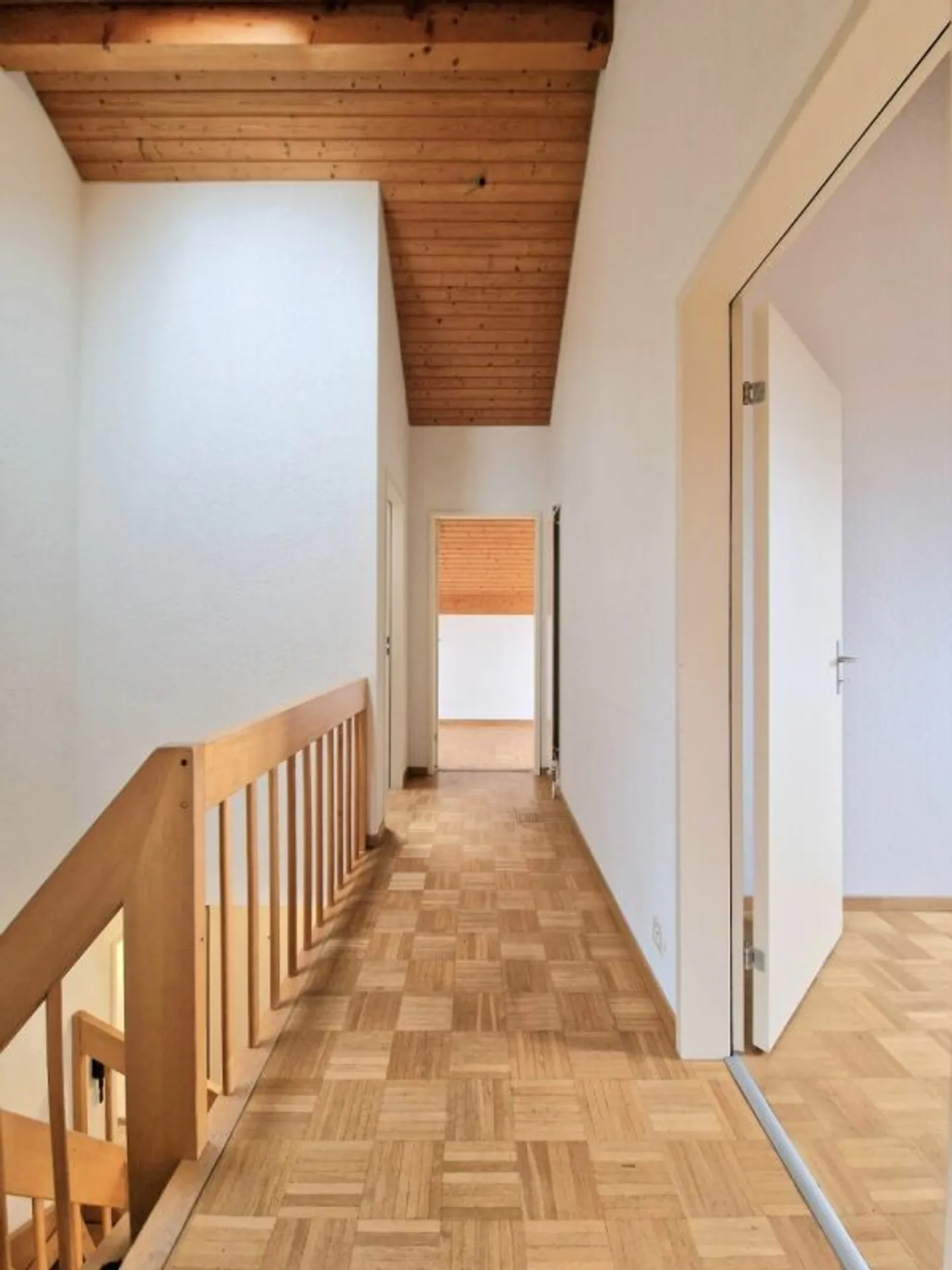 Grande bella appartamento duplex 4.5 con balcone in una posizione tranquilla a Solothurn - Foto 9 di 13