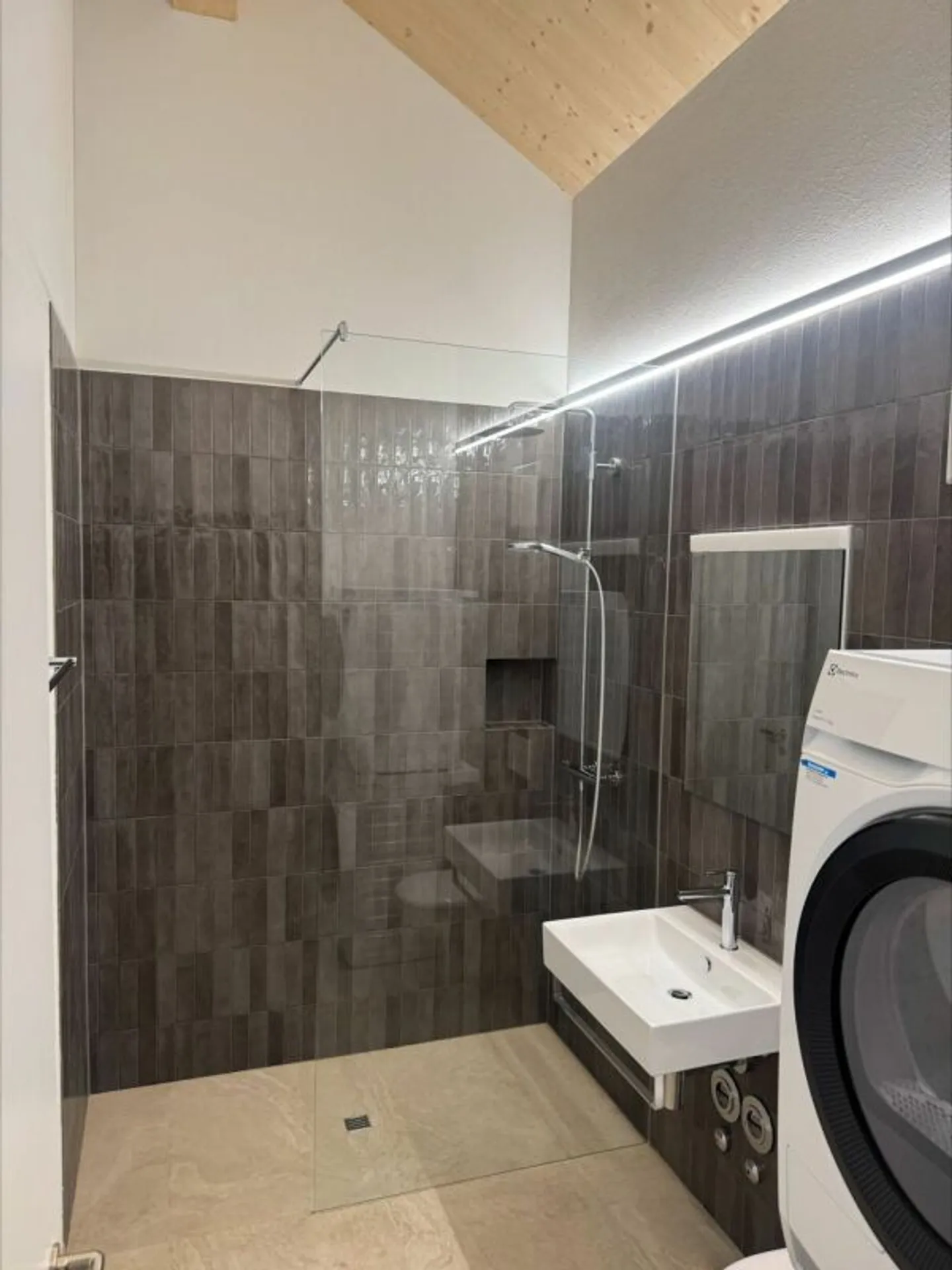 "Zentrum Trübbach" Appartamento mansardato di 2,5 stanze - Foto 6 di 9