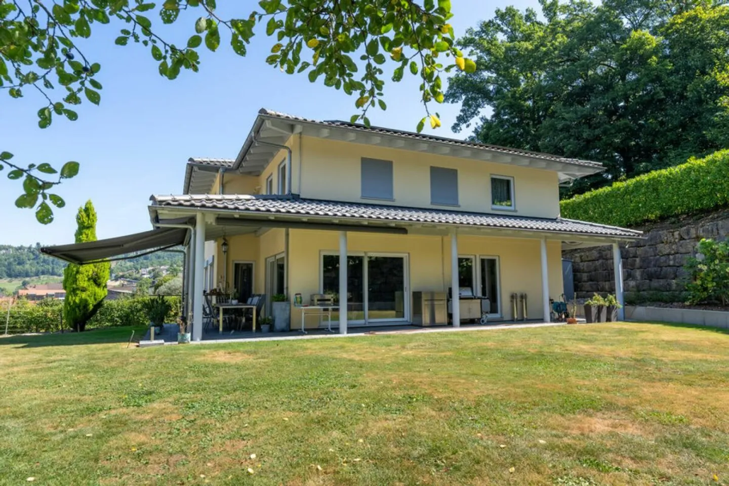 Modernes EFH mit Minergie-P-Standard, PV-Anlage und grosszügigem Garten - Foto 3 von 13