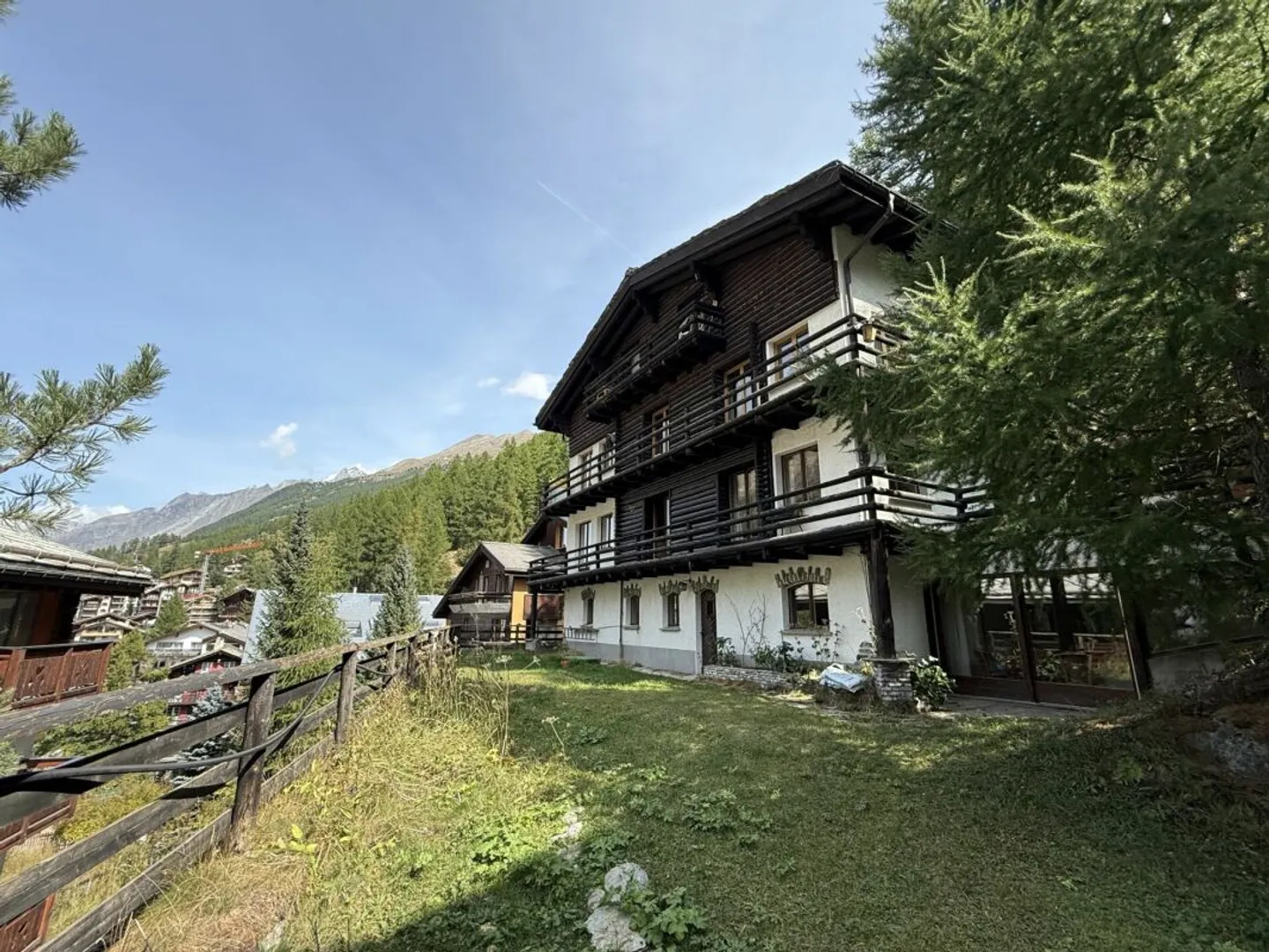 Opportunité de rêve : Duplex de 6,5 pièces sur 200 m² avec vue sur le Cervin ! - Photo 2 sur 13