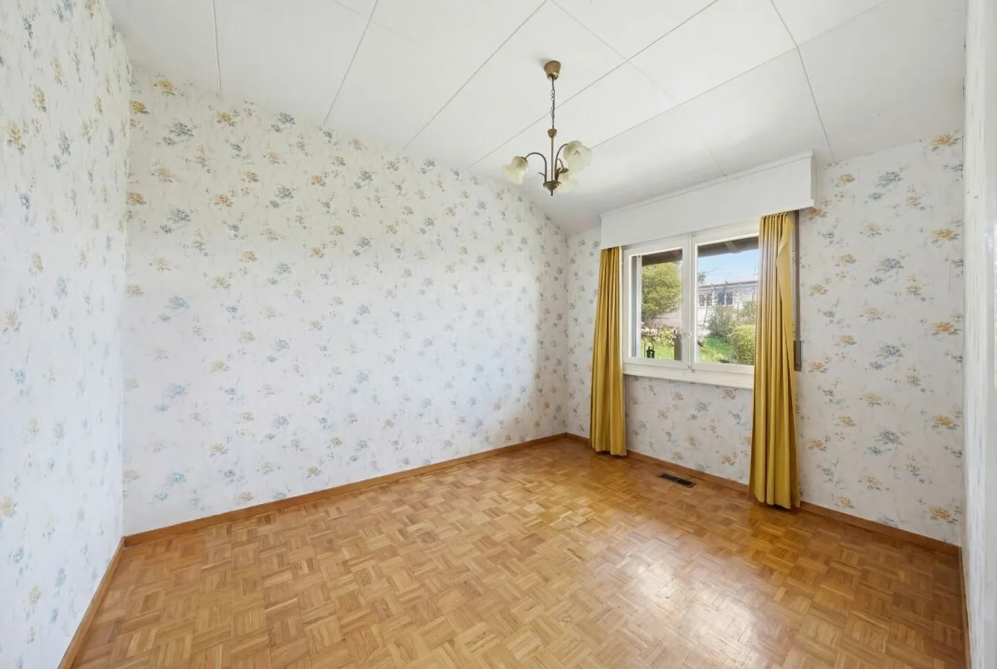 Maison individuelle à rénover avec fort potentiel à 2 minutes d'Yverdon-les-Bains - Photo 6 sur 13