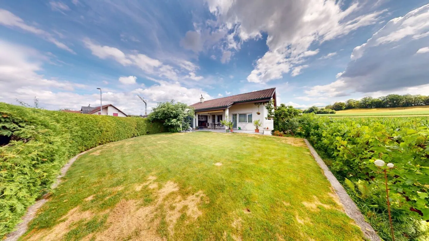 Charmante maison individuelle de 5,5 pièces avec vue sur les Alpes et jardin de rêve - Photo 13 sur 13
