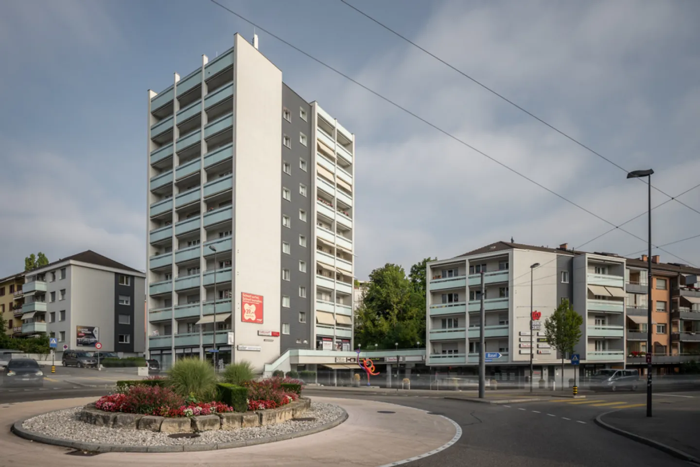 Spazio ufficio / negozio attraente al piano terra con terrazza e magazzino - Foto 2 di 12