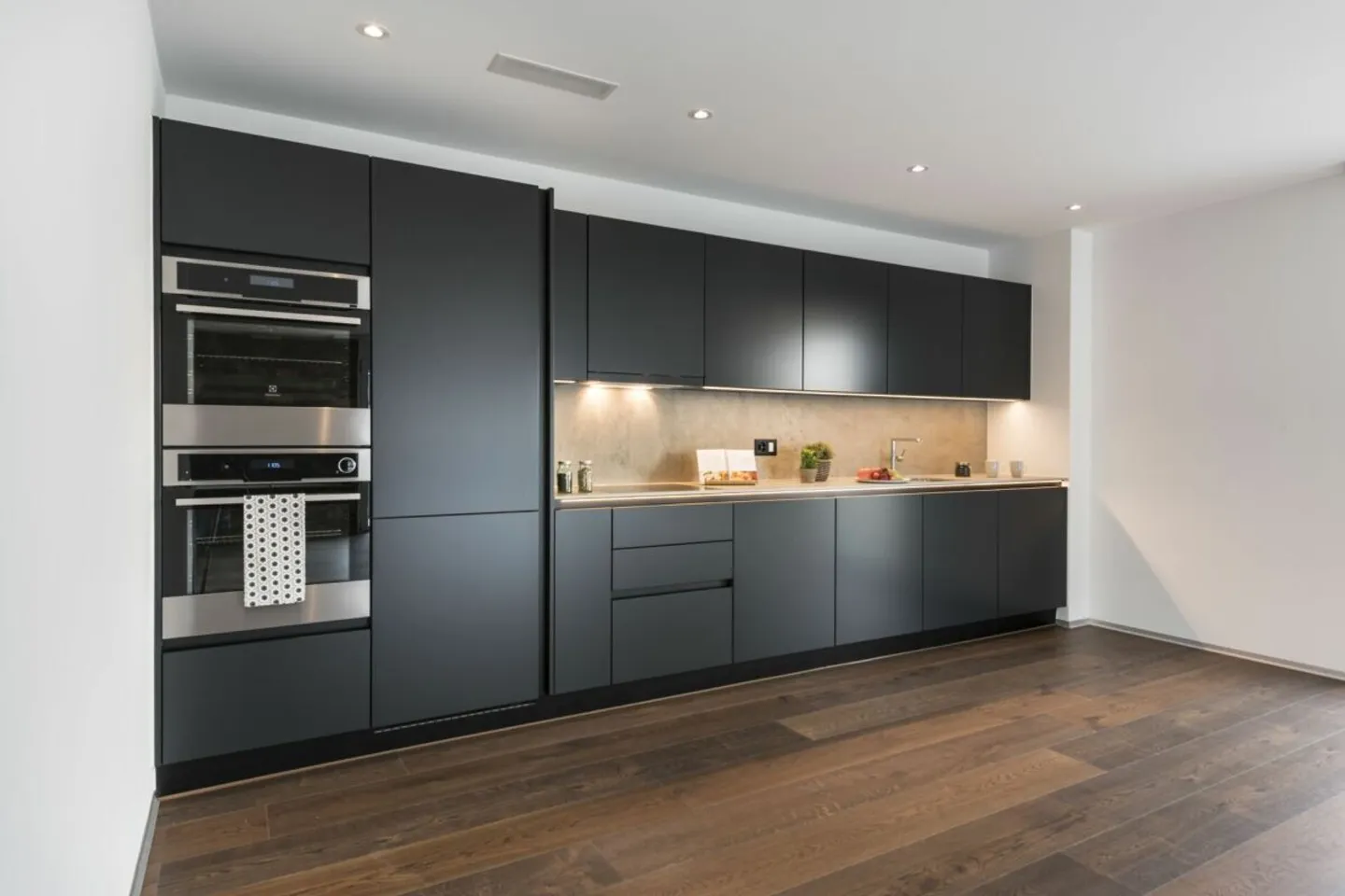 Appartement moderne et élégant dans un immeuble bien entretenu ! - Photo 2 sur 9