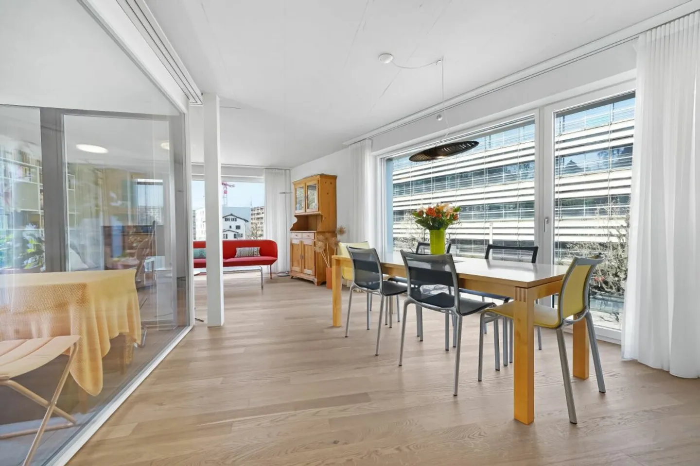 Votre havre de lumière au centre-ville de Fribourg - Photo 8 of 13