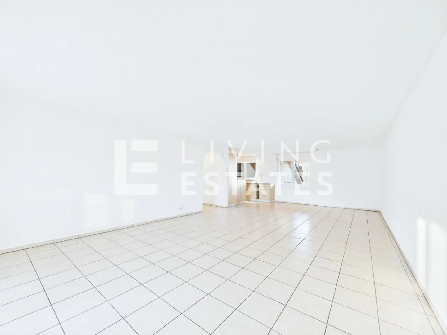 GROSSZÜGIGES WOHNEN MIT KOMFORT UND AUSSICHT - Photo 3 sur 13