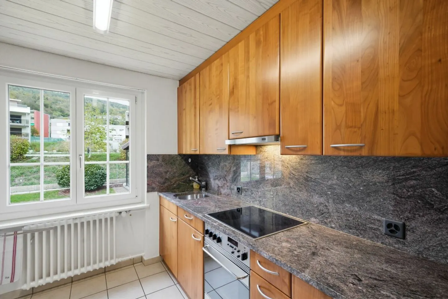 Teilsaniertes Einfamilienhaus mit Terrasse und Garten, nahe Olten - Foto 3 von 13