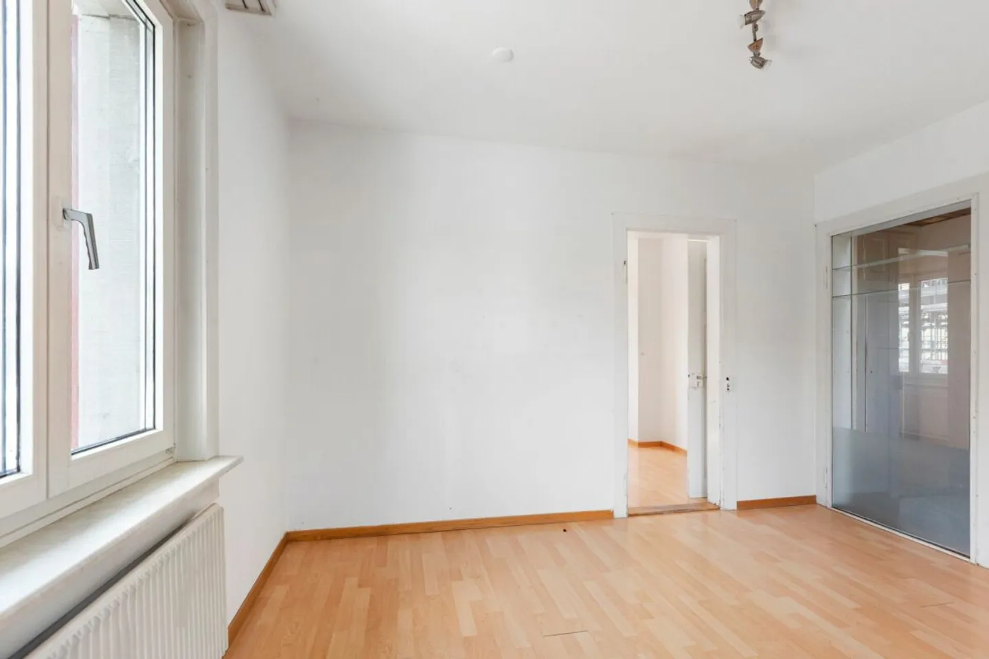 Charming 5½-room detached house in a central location - Photo 6 of 13