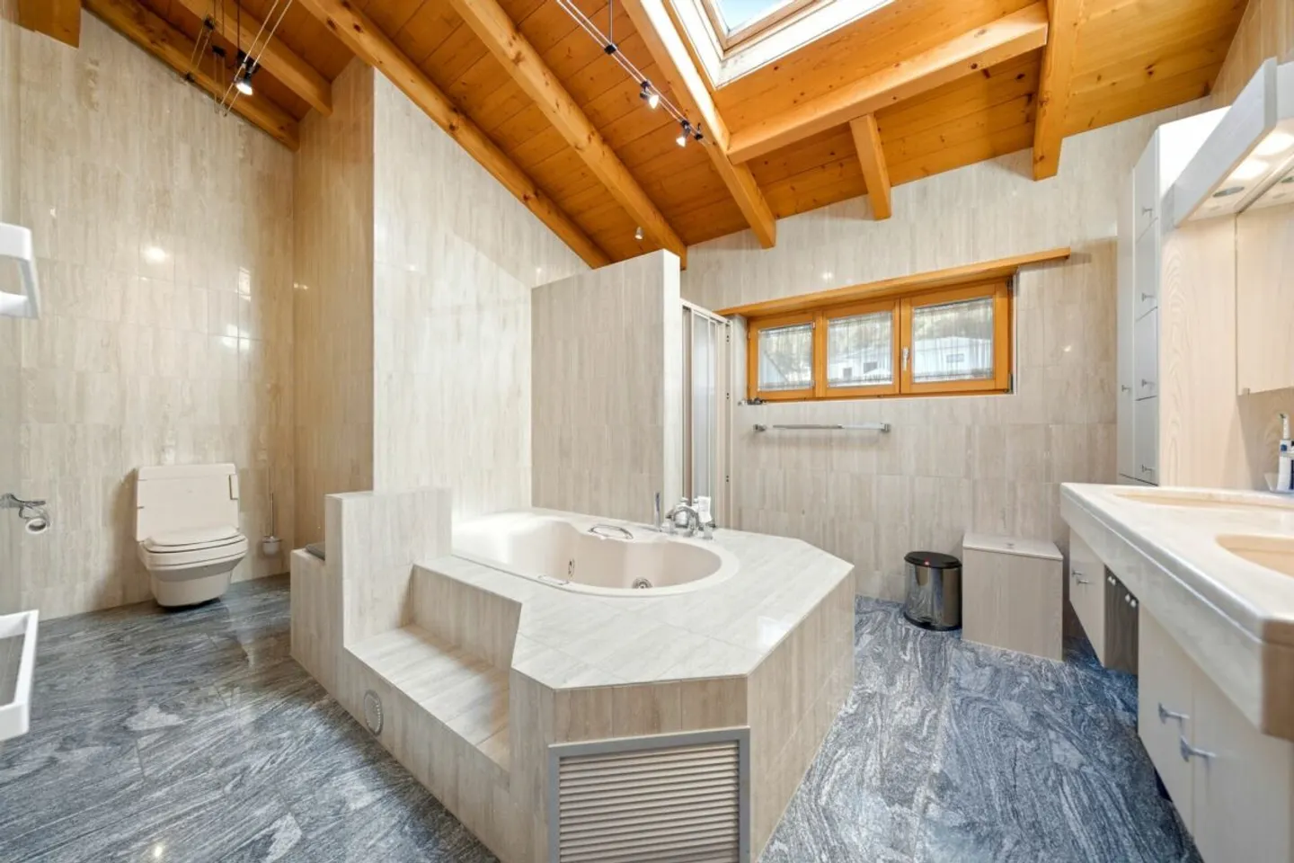 Villa Bel Air | A Piece of California in the Solothurn Jura - Photo 11 of 13