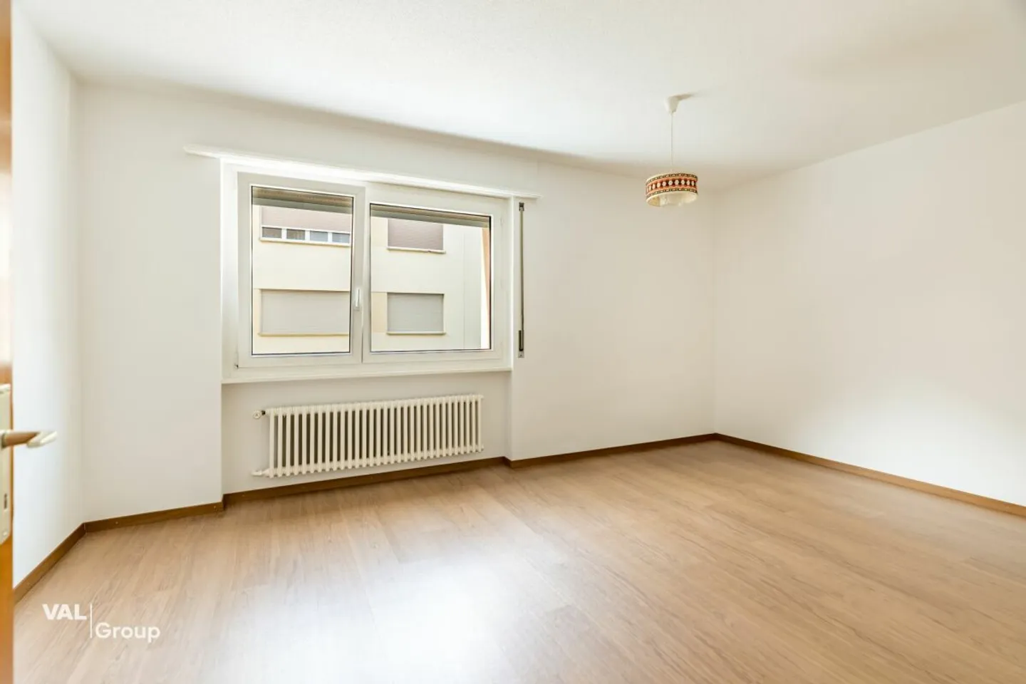 4.5-Zimmerwohnung in Toplage - grosszügige Räume, Balkon und Garage - Photo 2 of 13