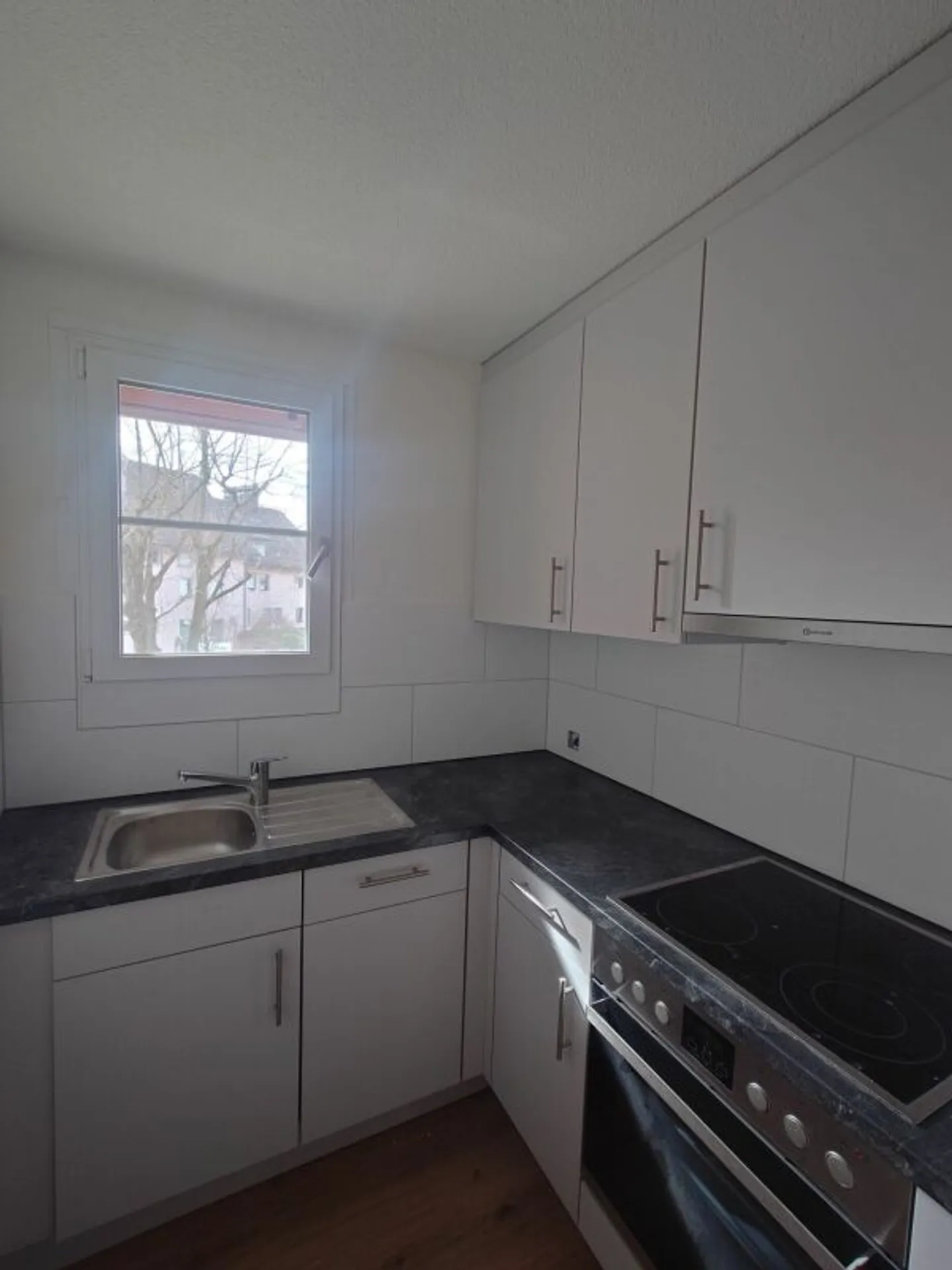 Spacieux appartement en duplex de 2 pièces à Volketswil - Photo 4 sur 9