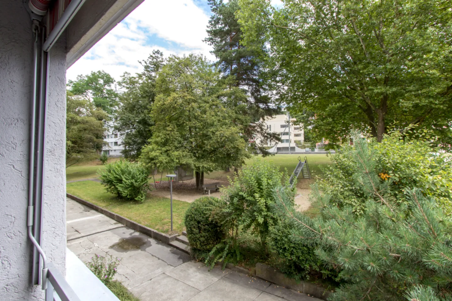 Appartement confortable avec balcon, ascenseur et emplacement central - Photo 10 sur 11