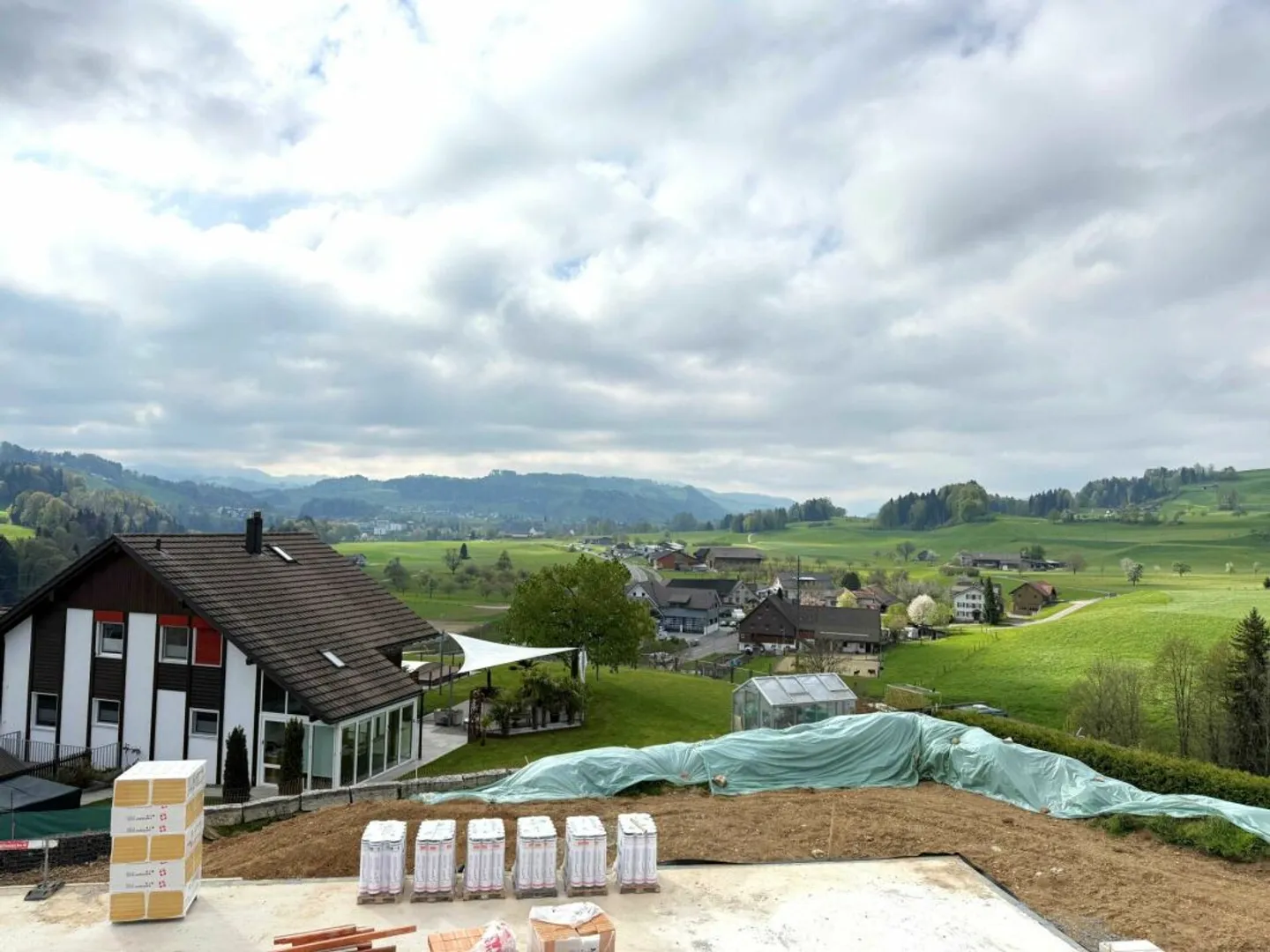 Ihr Traumzuhause an der Lindenstrasse - 4.5-Zimmer-Attikawohnung - Foto 3 von 11