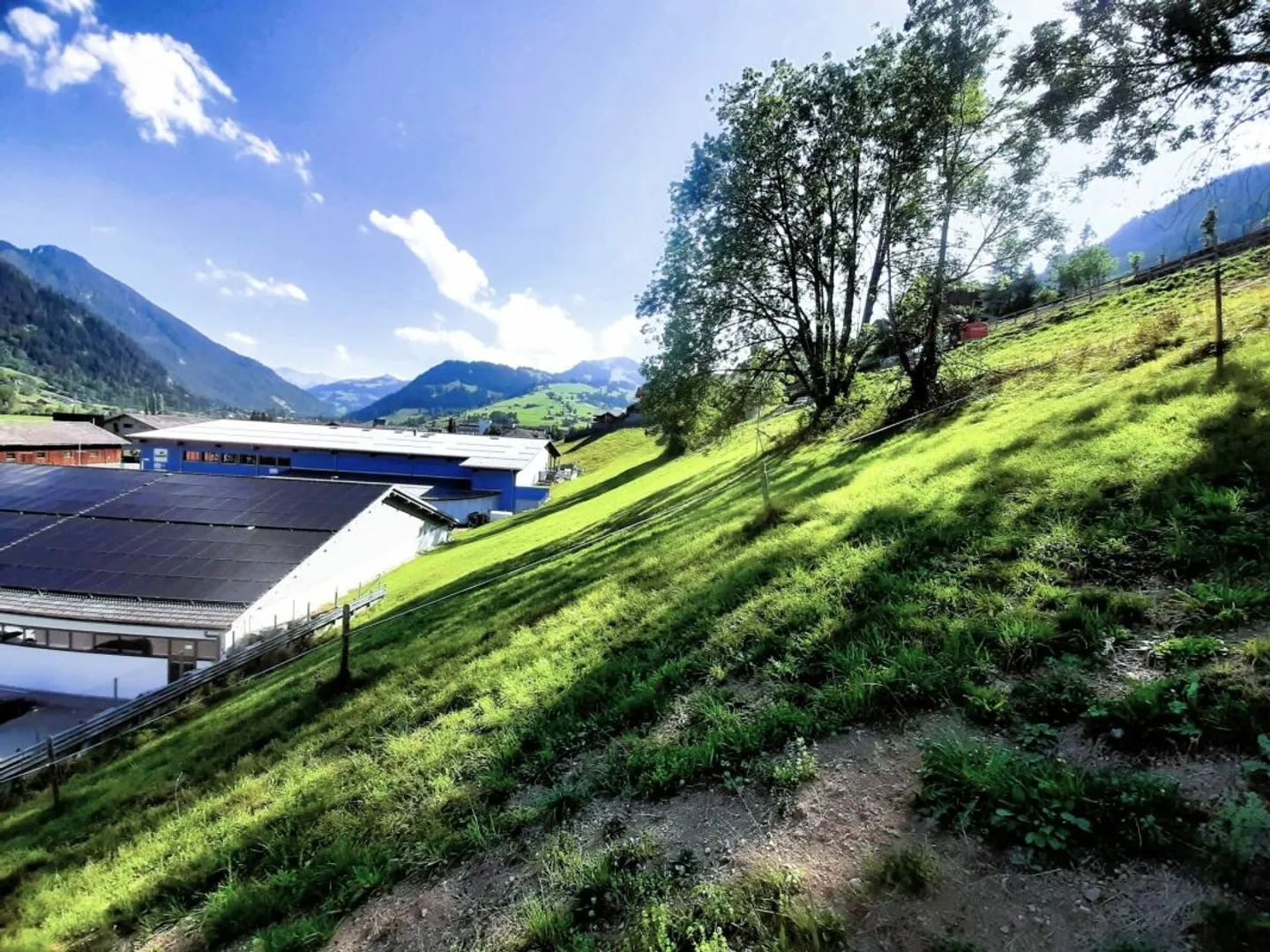 Teilerschlossenes Bauland an sonniger Hanglage in Zweisimmen BE - Foto 5 di 10
