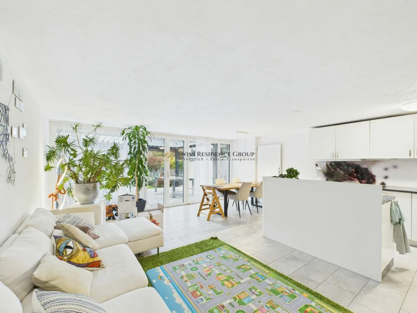 Modernes 5.5-Zimmer-Reiheneinfamilienhaus mit exklusivem Gartenjuwel - Foto 3 von 13