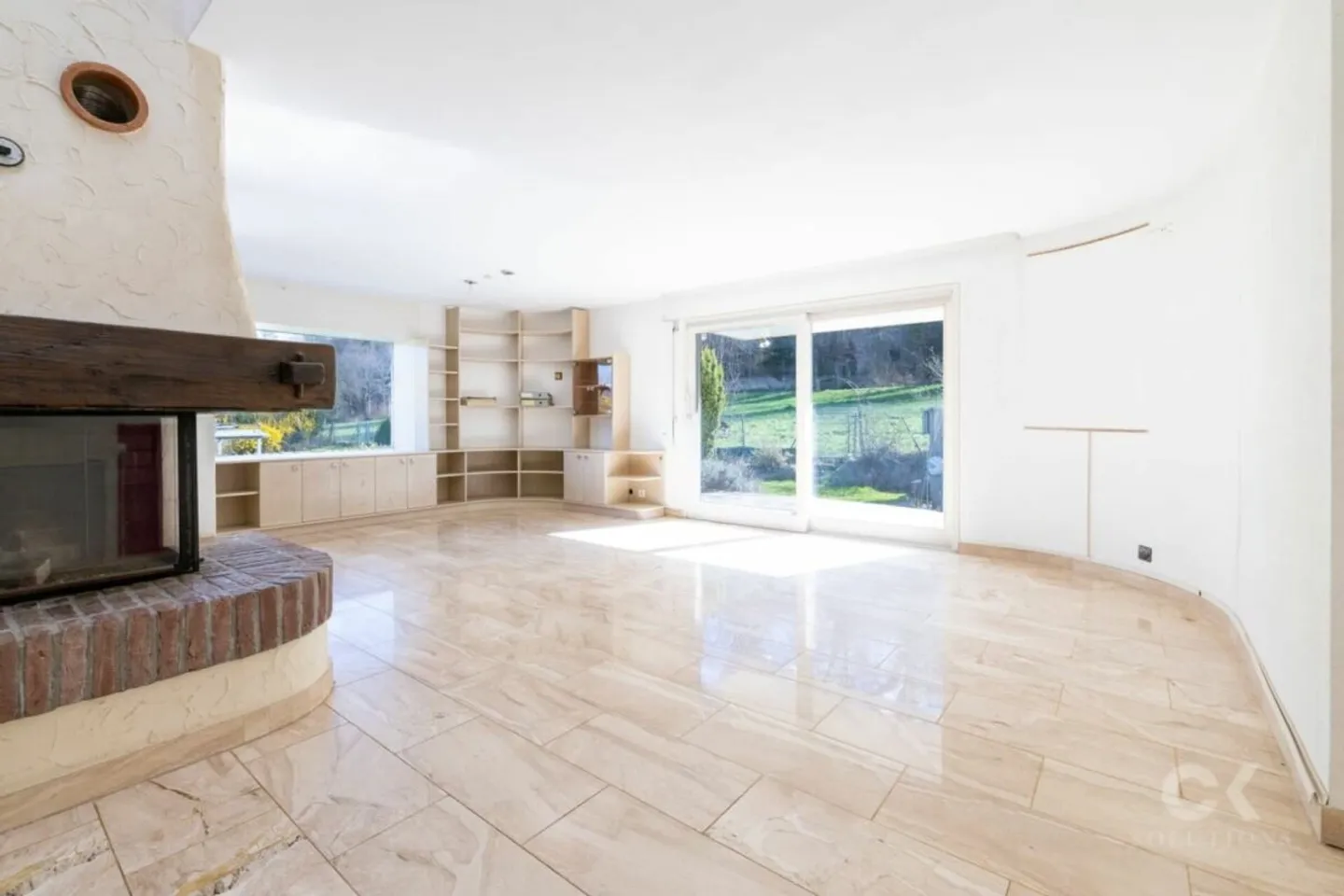 Charmante Villa mit Pool - Foto 3 von 4