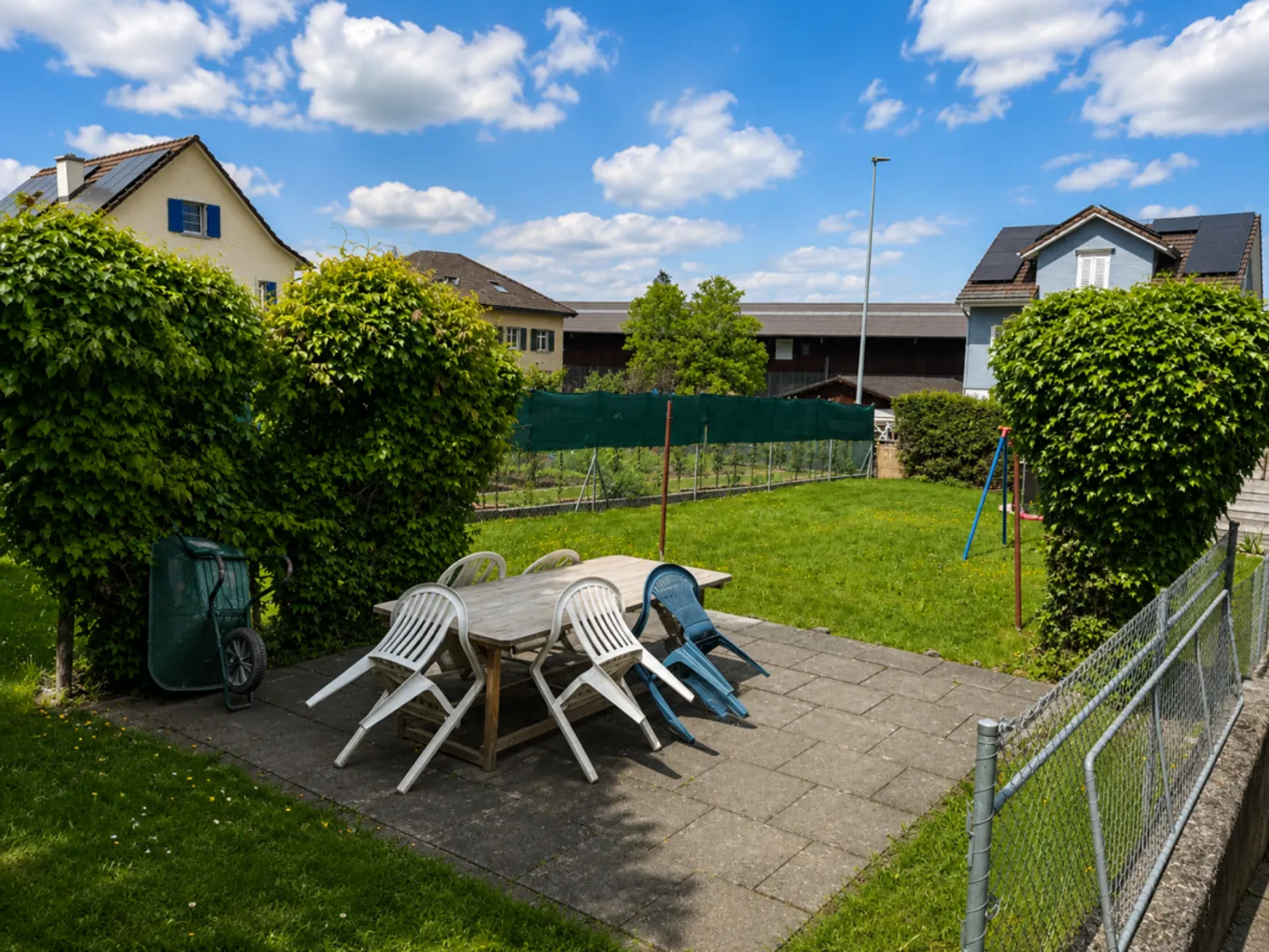 Mehrfamilienhaus mit Gewerbeeinheit, Landanteil und Entwicklungspotenzial in Riedt bei Erlen - Photo 11 sur 12