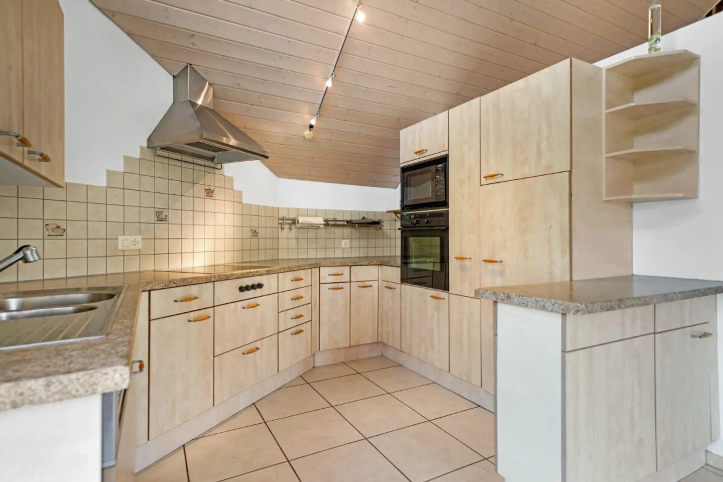 Affascinante casa unifamiliare con appartamento separato a un prezzo equo - Foto 5 di 13