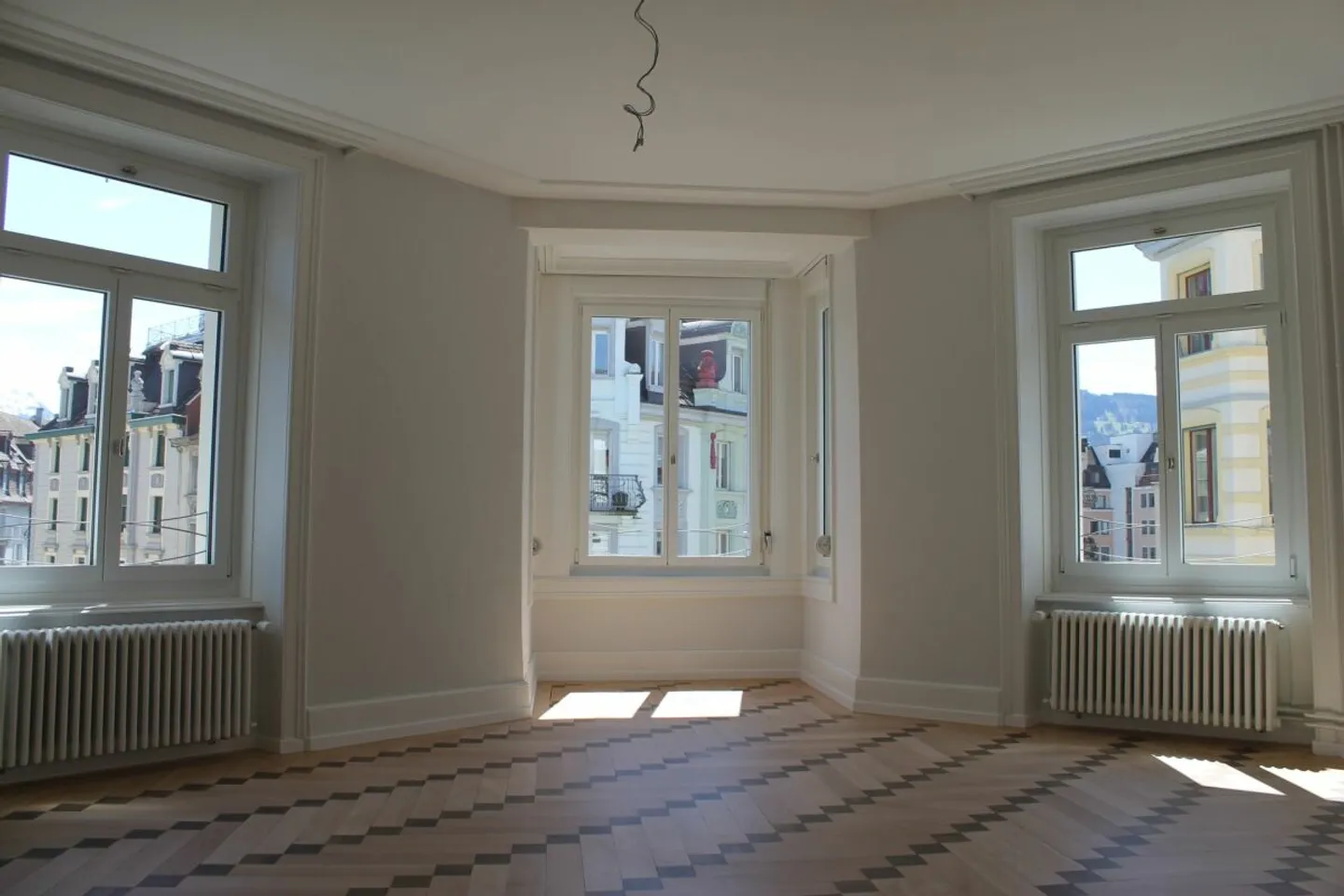 Quiet & Central: Your Dream Apartment in Lucerne's Neustadt - Photo 2 of 11