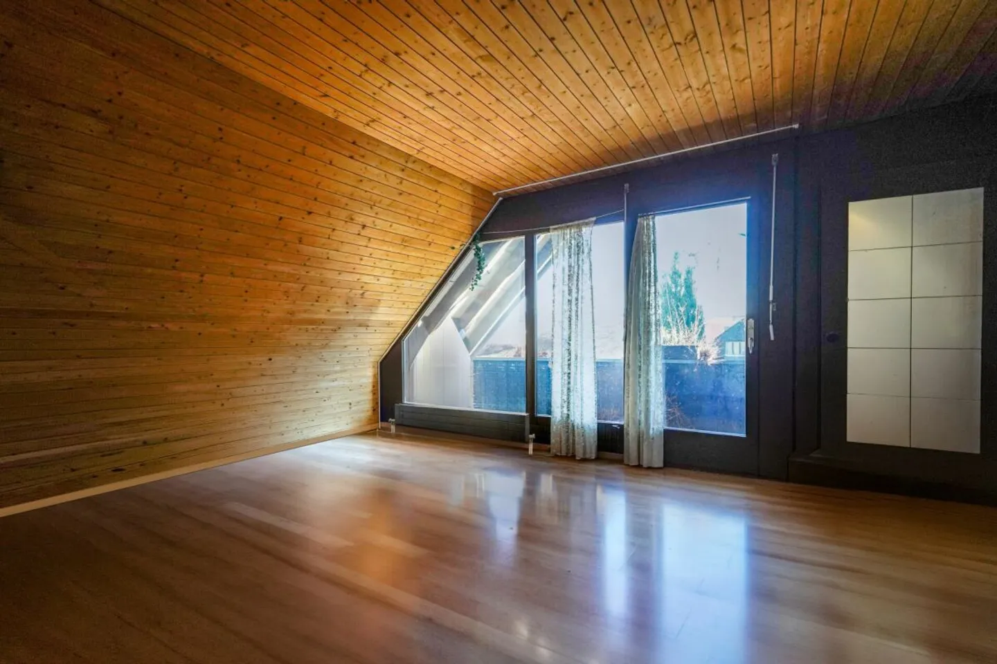 Casa unifamiliare indipendente in una buona posizione con grande potenziale - Foto 11 di 13