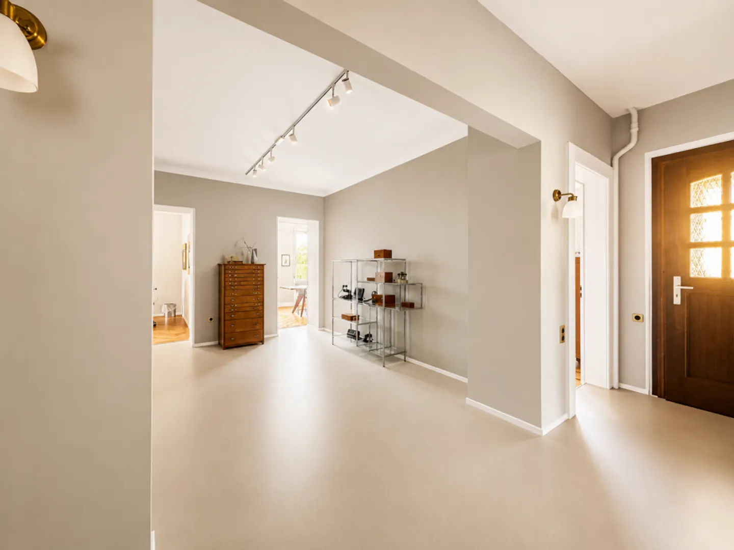 Master House with 4 Apartments and Pool - Photo 13 of 13