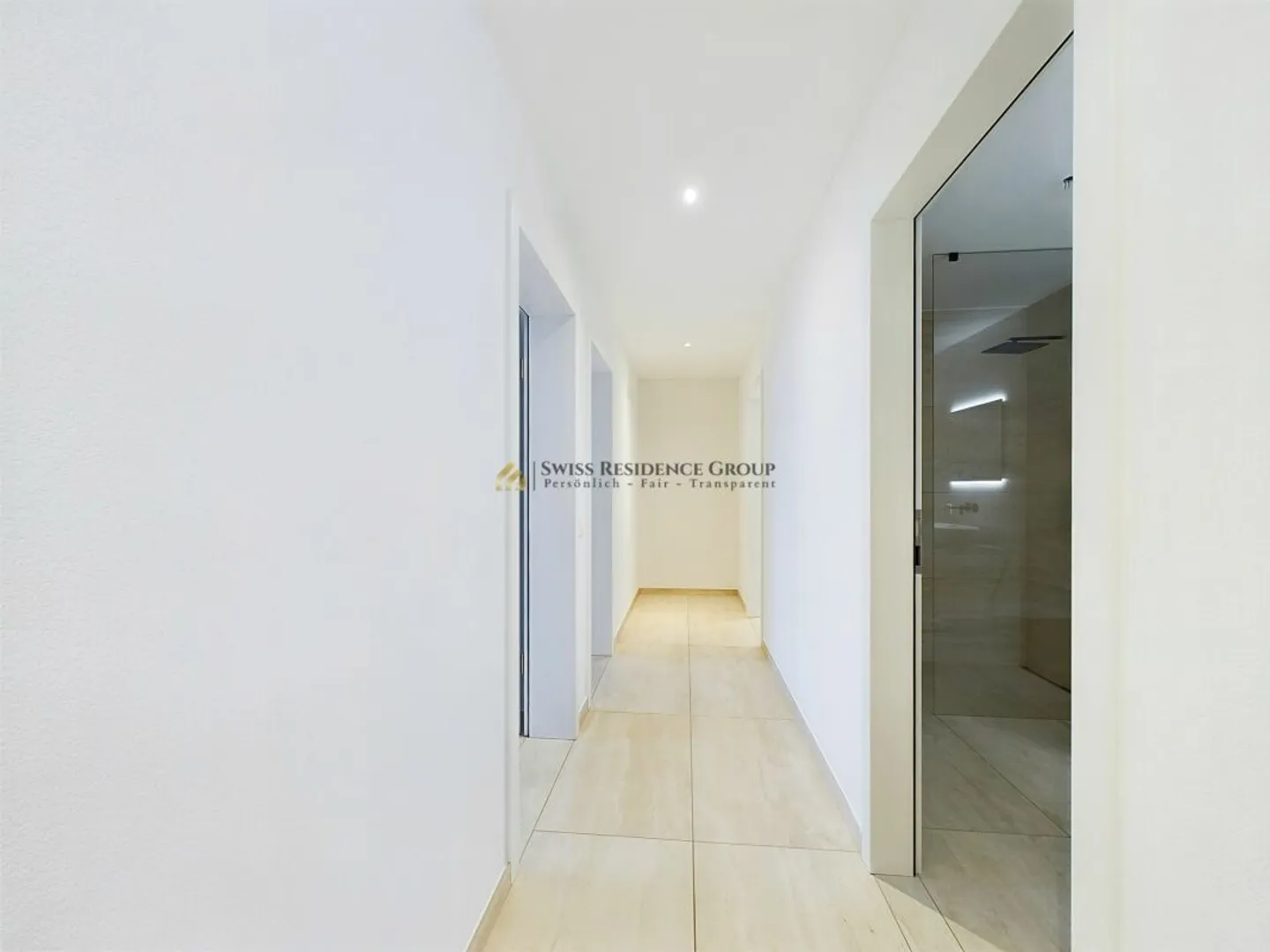 Elegant Apartment with Mountain View - Photo 13 of 13