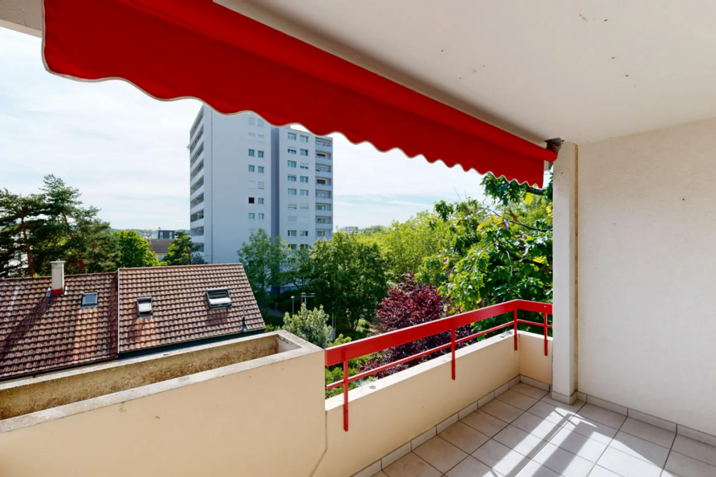Charmant appartement sous les combles de 4,5 pièces à Allschwil - Photo 3 sur 12