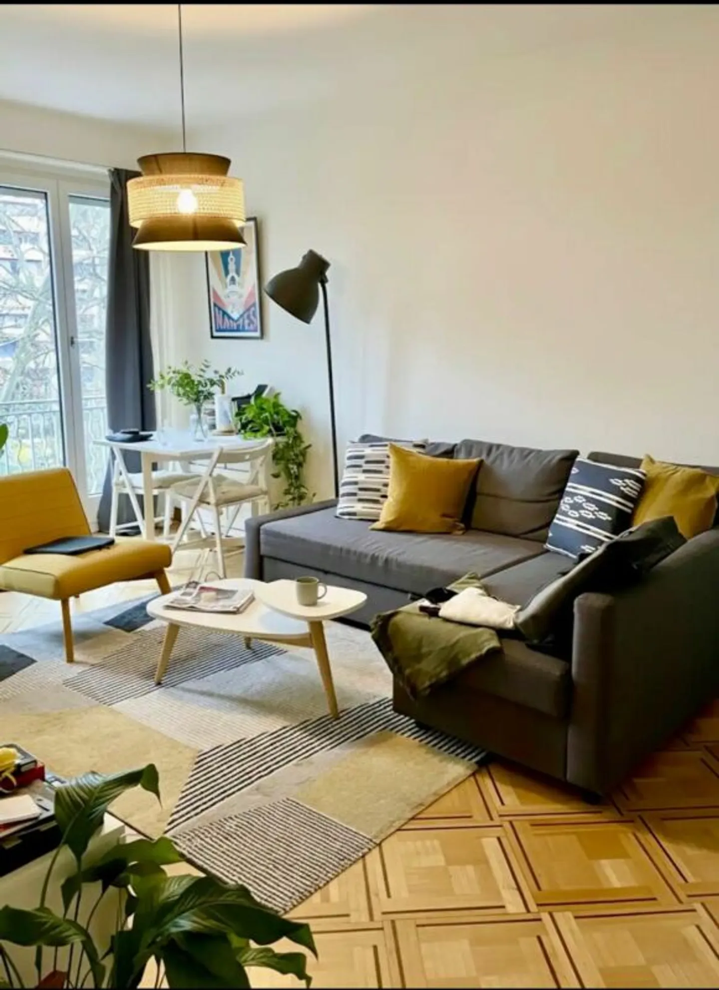 Appartement Charmant à Louer - Photo 2 sur 5